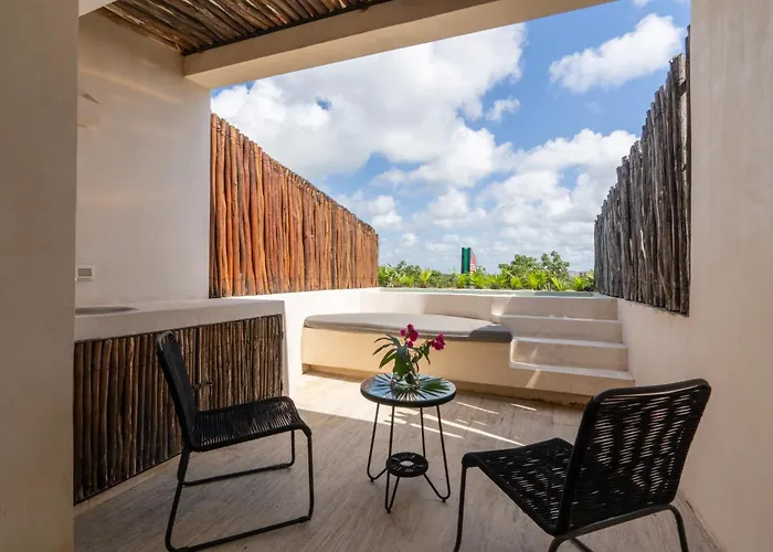 Sapphire - 2 Floors Condo With Private Roof And Pool & Beach Club Access