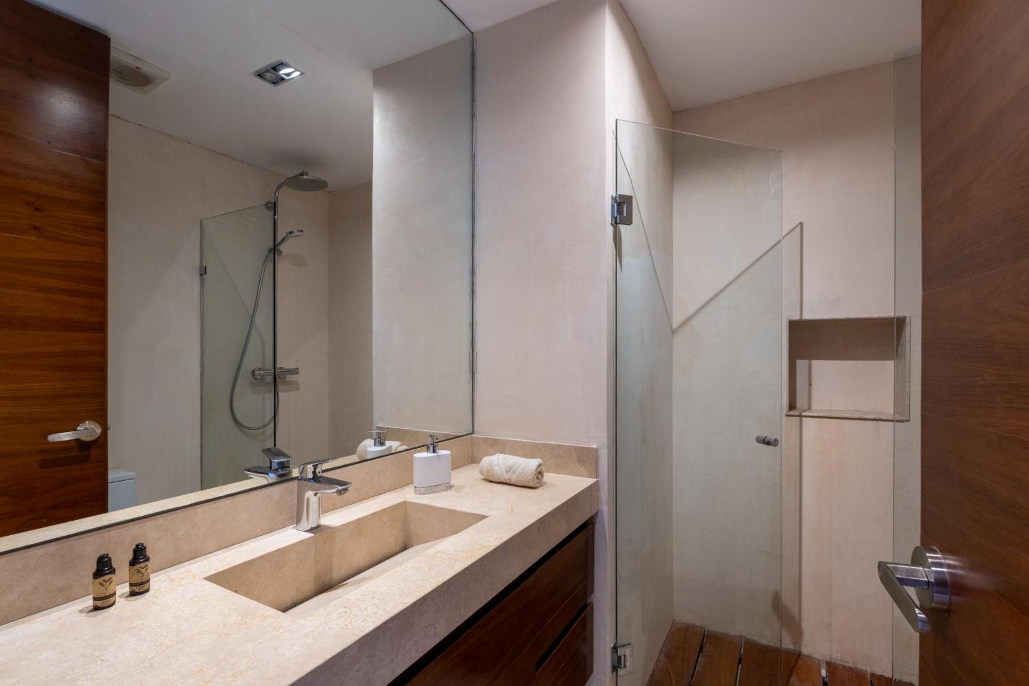 Sapphire - 2 Floors With Private Roof And Pool & Club Access Apartment *